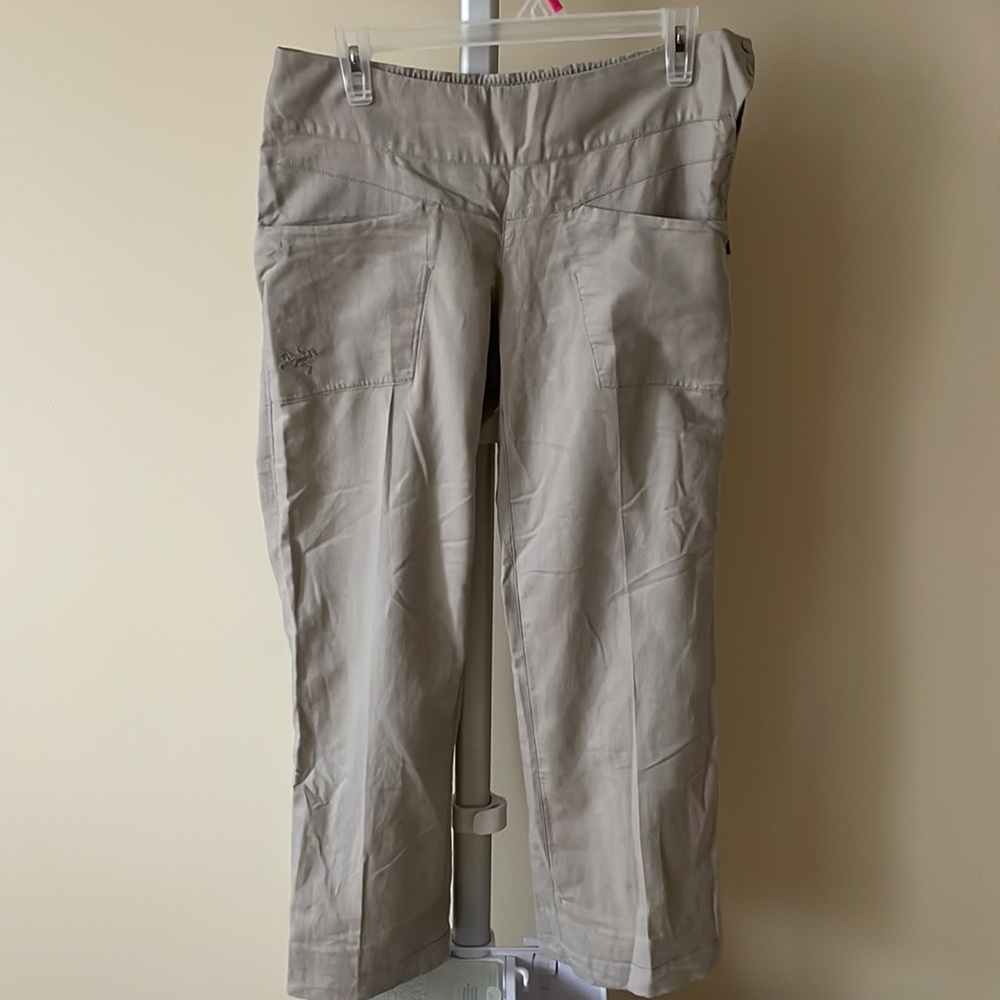 Arc’teryx women linen cotton blend pants, size 4